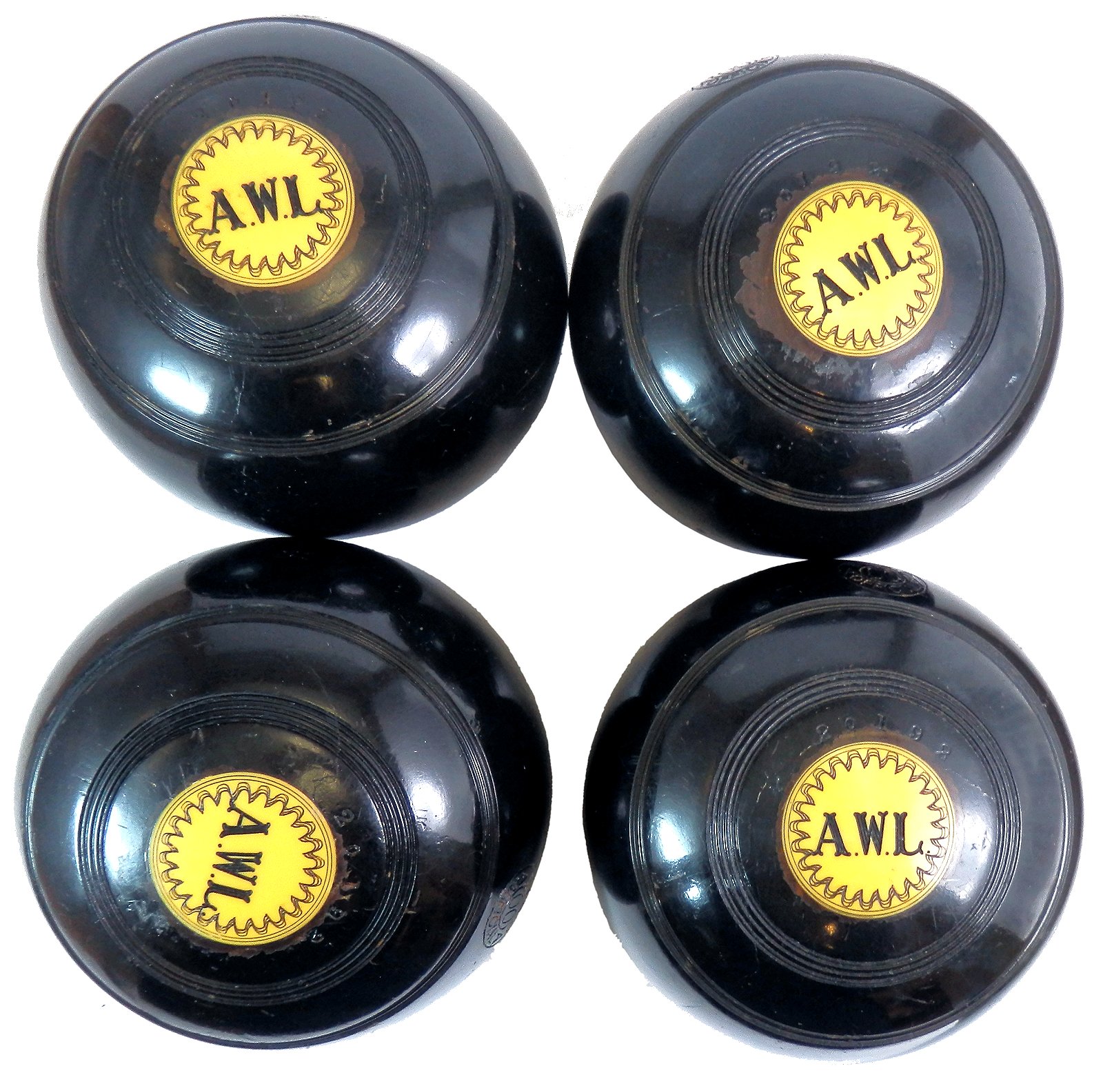 Set of 4 Thomas Taylor, Size 3, lawn bowls with bag as pictured below. eBay