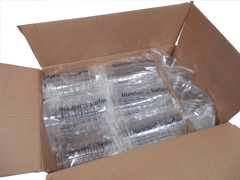 Box Picture - Open box of 150 x 5ml(100x15mm) Nunc™ Cell Culture/Petri Dishes 150350 Universal Containers with lid ,sterilised but may be shelf life expired.